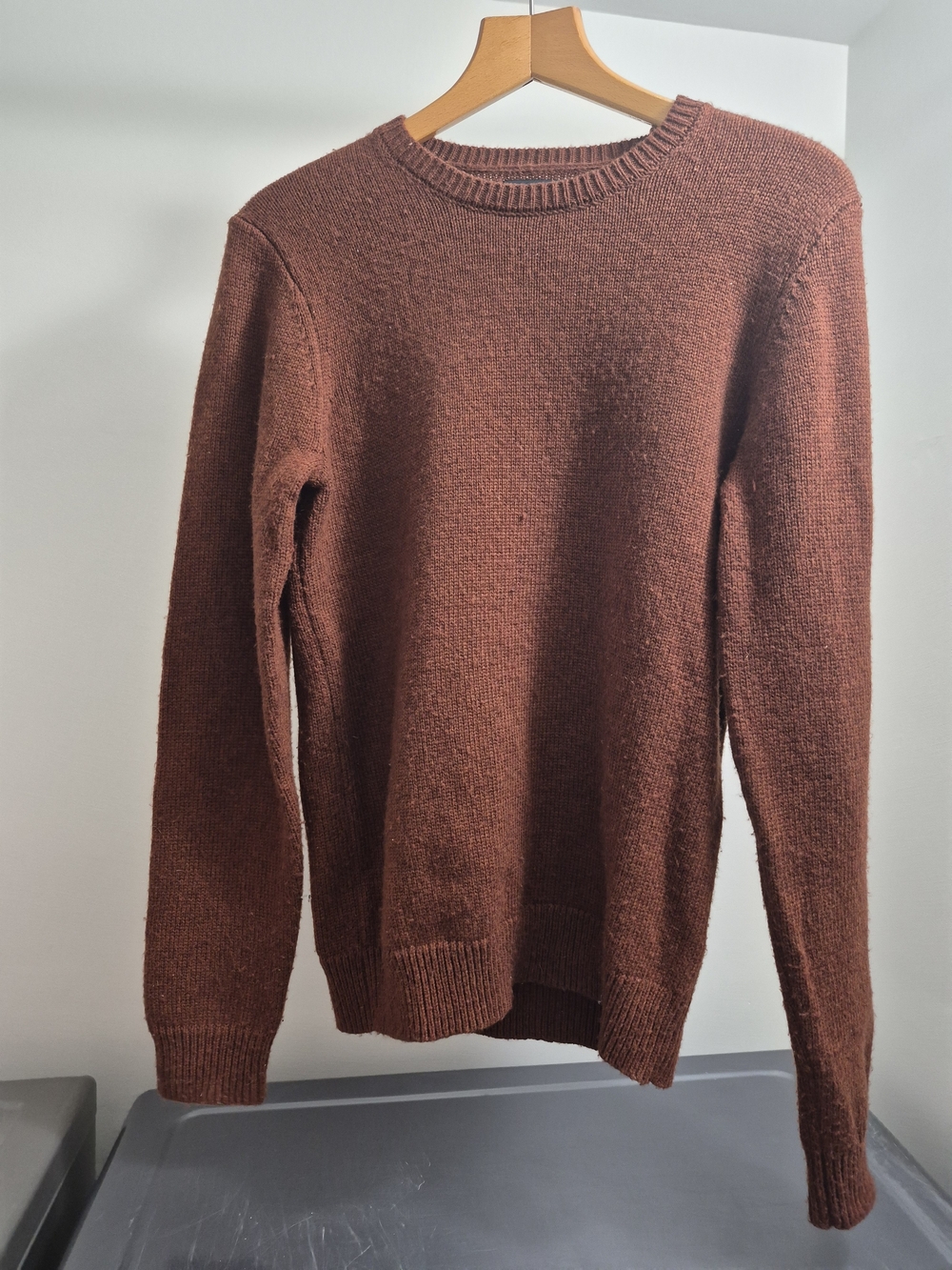 RW&CO. Women's Crewneck Sweater in Rust 70% Wool